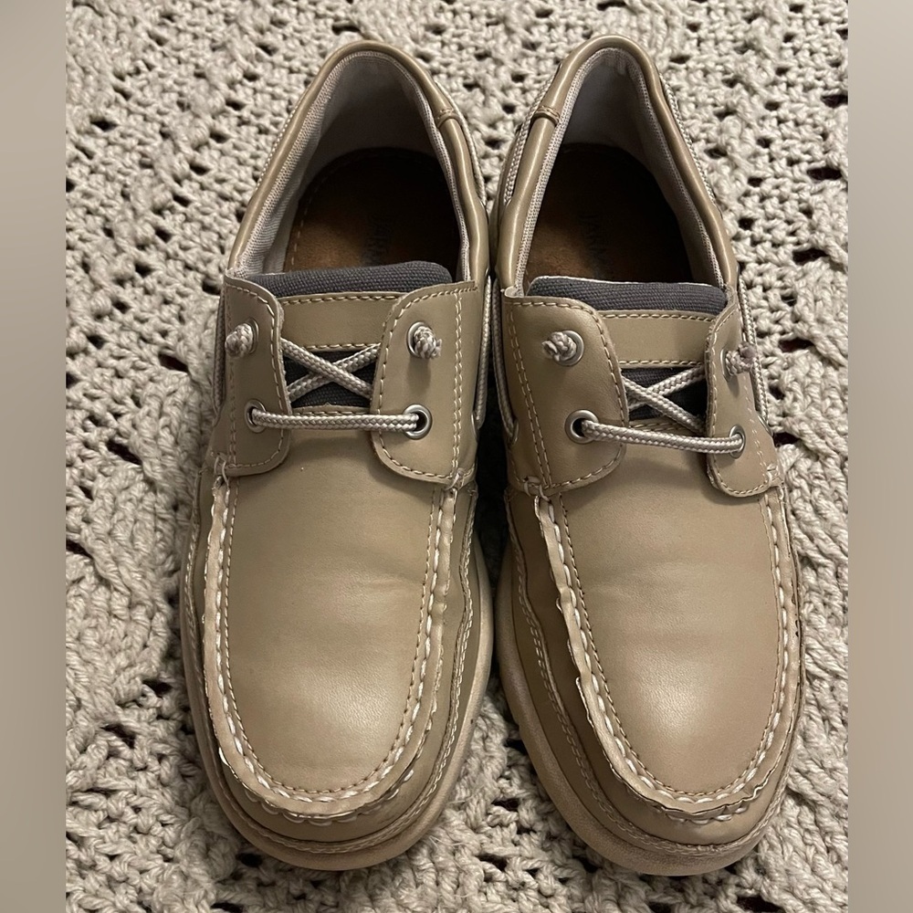 Jarman loafers lightweight summer shoes men’s size 7.5 great walking shoes